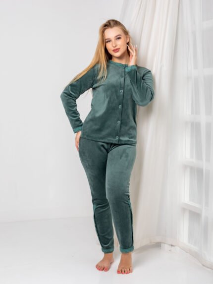 طقم نسائي قطعتين بأزرار كاملة