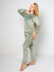 ⁦طقم بيجامة مخملية مضلعة⁩ - الصورة ⁦4⁩